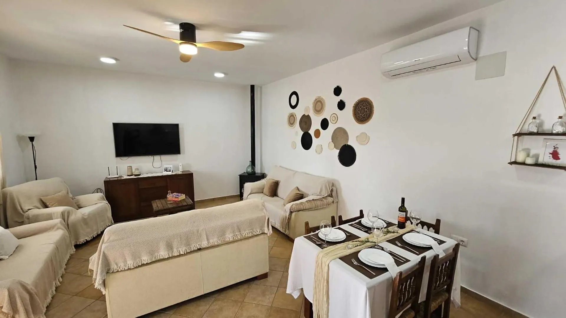 Casa Rural Limones 라 푸엘블라 데 카사야 0*,